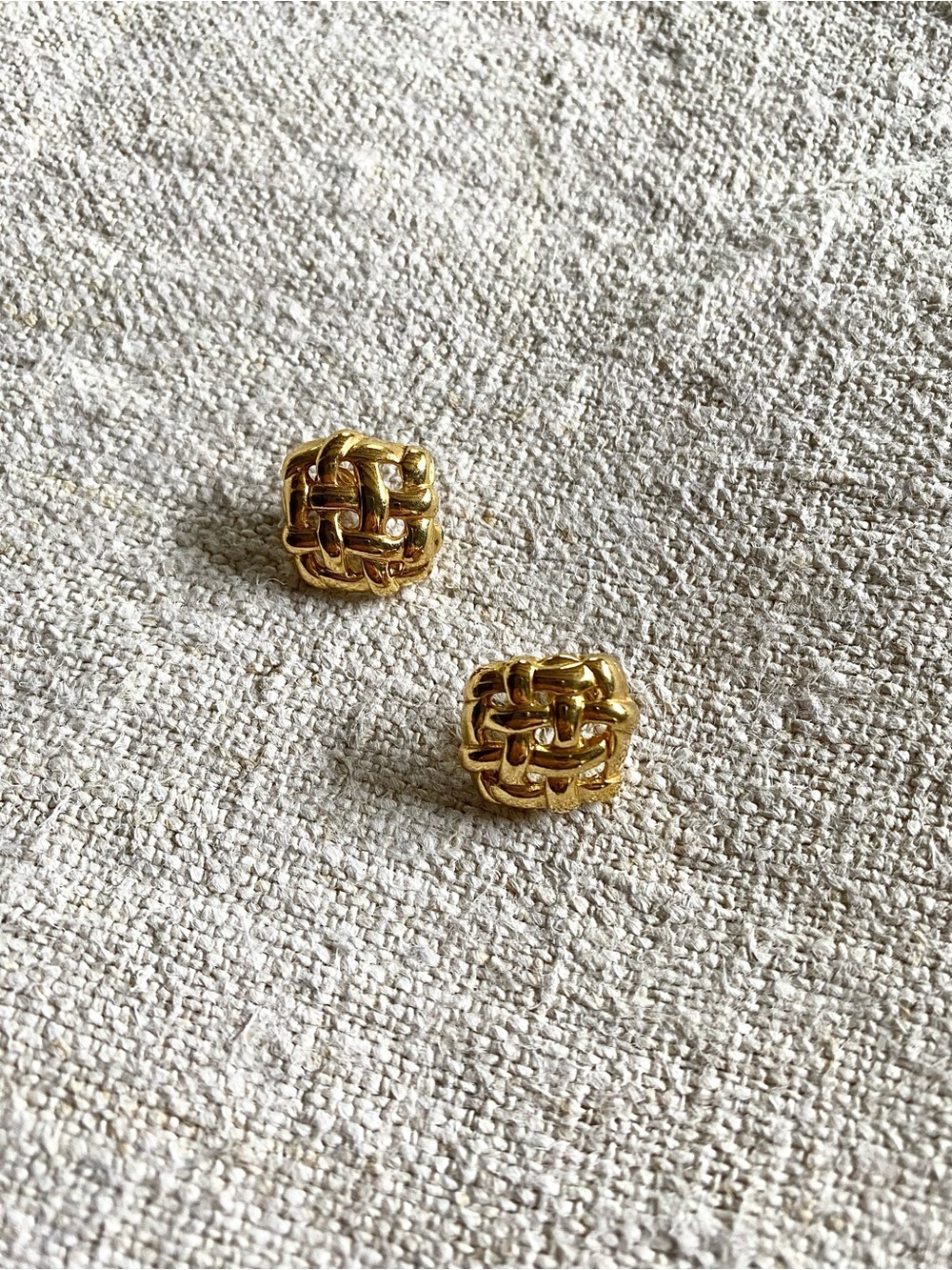 VTG Gold Basket Weave Stud Earrings